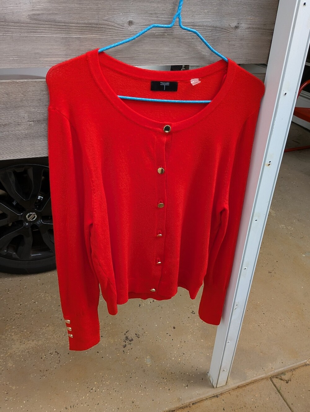 Tahari Women’s Red Knit Cardigan Sweater L Crew Neck Long Sleeve gold Buttons